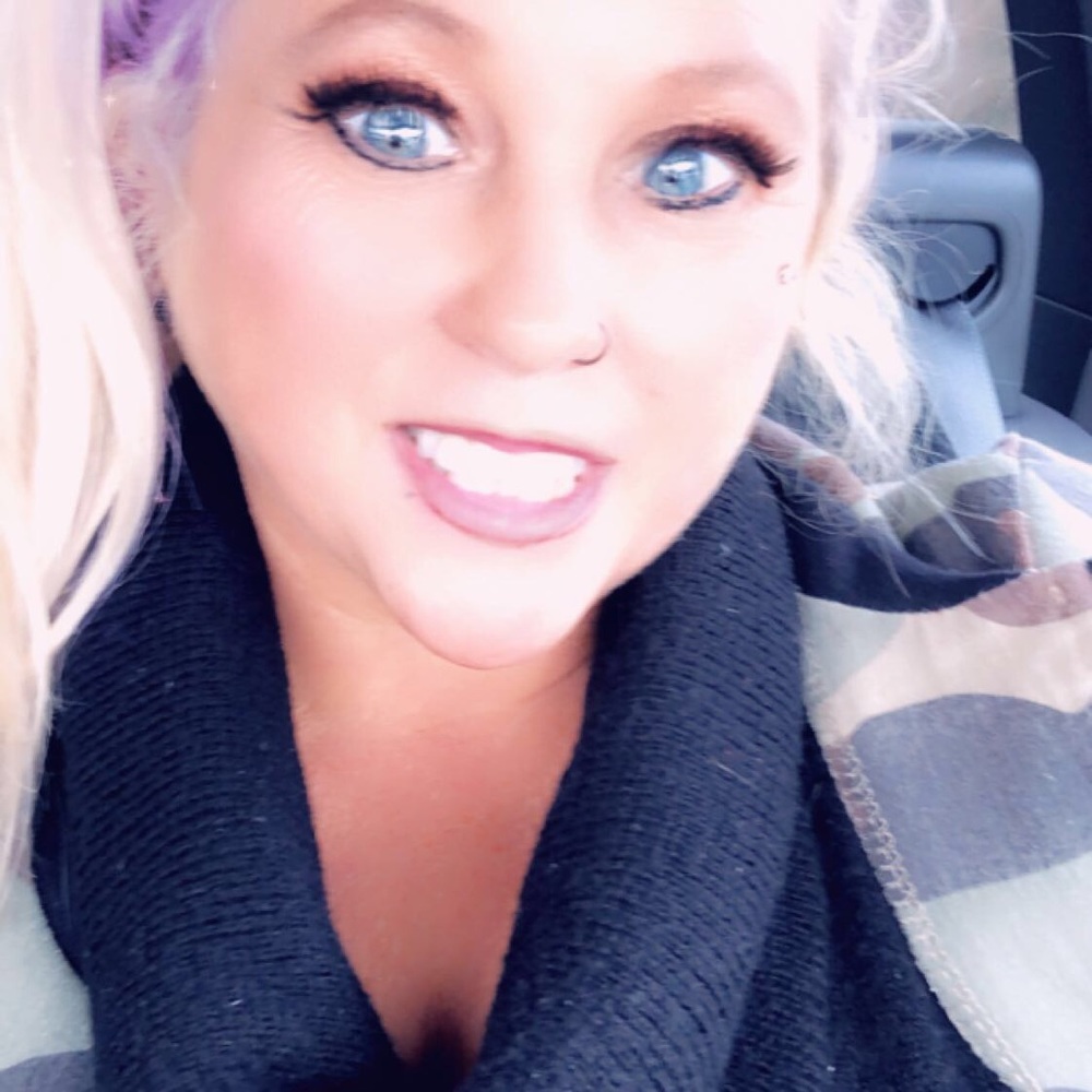 Meet your Posher, Crystal